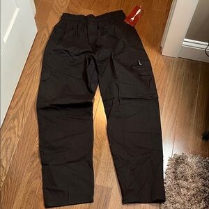 Chefworks Men's Black Cargo Pants
size Med